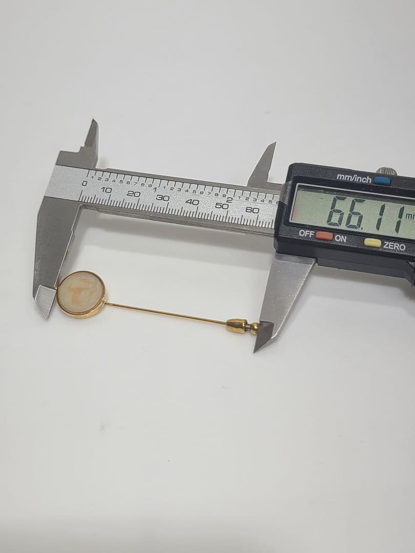 エルメス　コロゾ　ピンブローチ　ゴールド