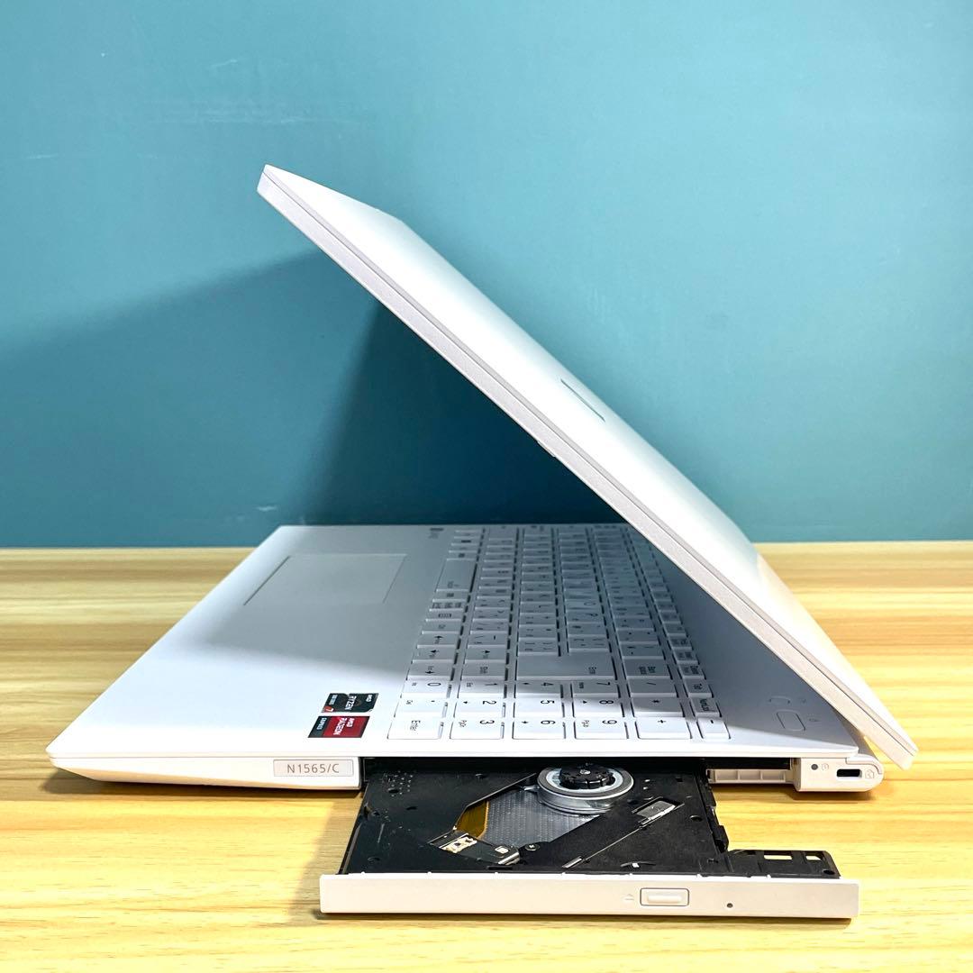 Windowsノート本体 NEC LAVIE N15/Ryzen7 5700U/16GB/SSD512GB