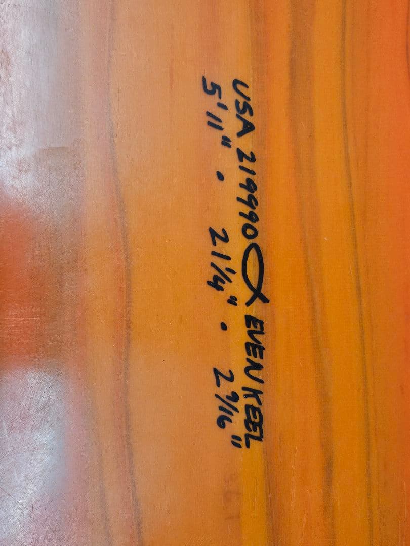 Channel s ツインフィン イーブンキール