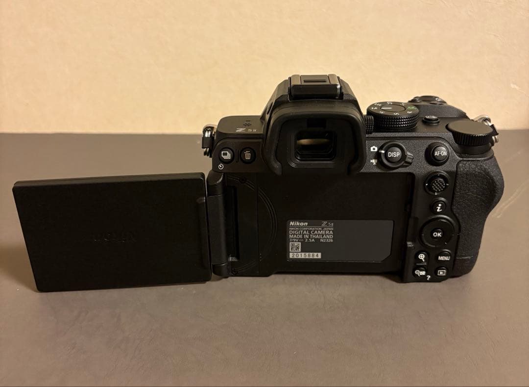 【極美品】ショット数206 Nikon z5ii ミラーレスカメラ