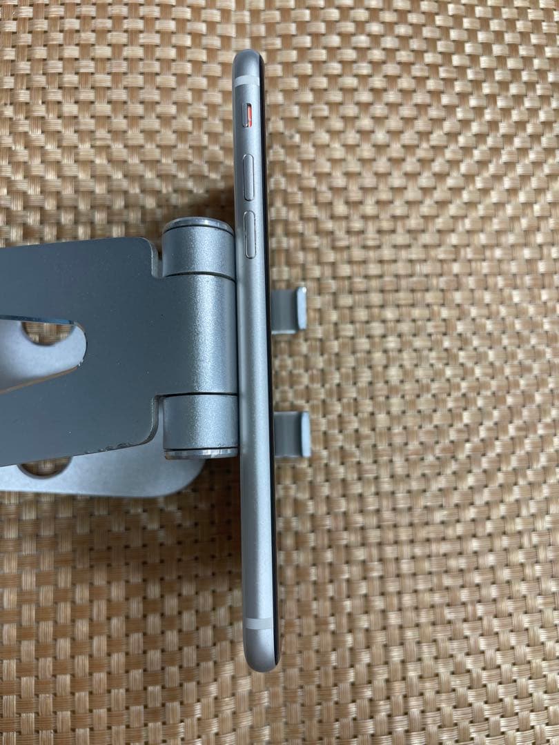 iPhone SE 第3世代 128 GB スターライトSIMフリー【0970】