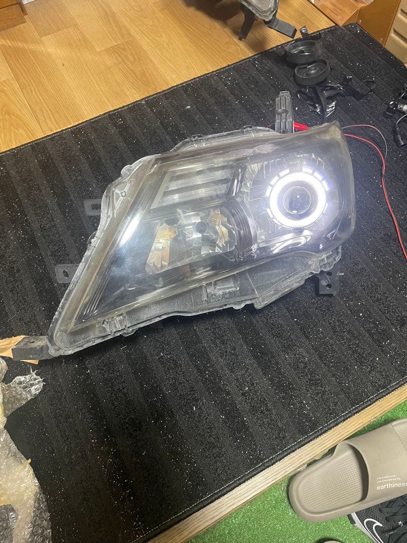 りゅう　c26 セレナイカリング付きヘッドライト