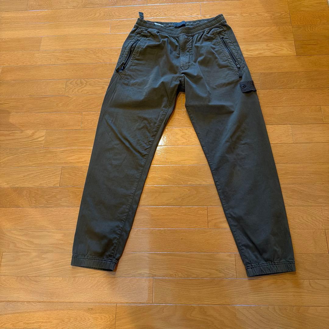 ストーンアイランドゴースト　 オリーブグリーン パンツ