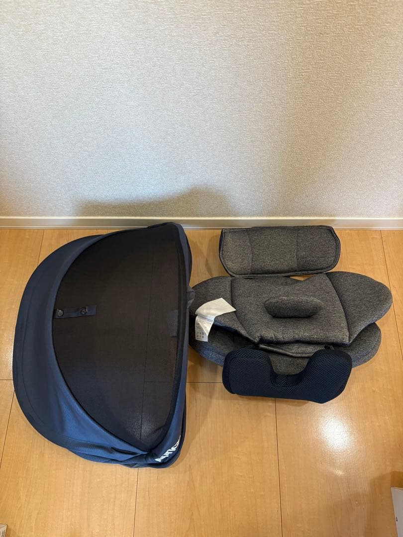 【美品】アップリカ クルリラプロテクト ISOFIX チャイルドシート R129