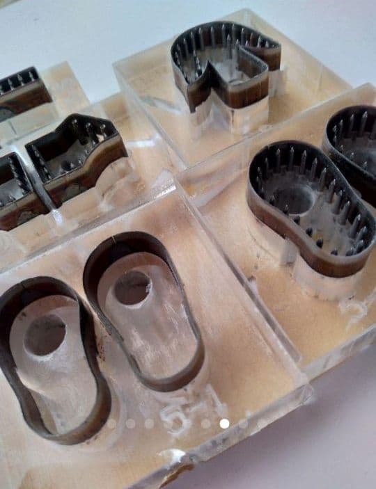 縫い穴付き　ミニチュア　シューズの抜き型　パンチ型紙レザークラフトハンドメイド