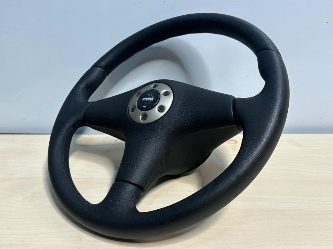 MOMO ステアリング ブラックレザー 3スポーク