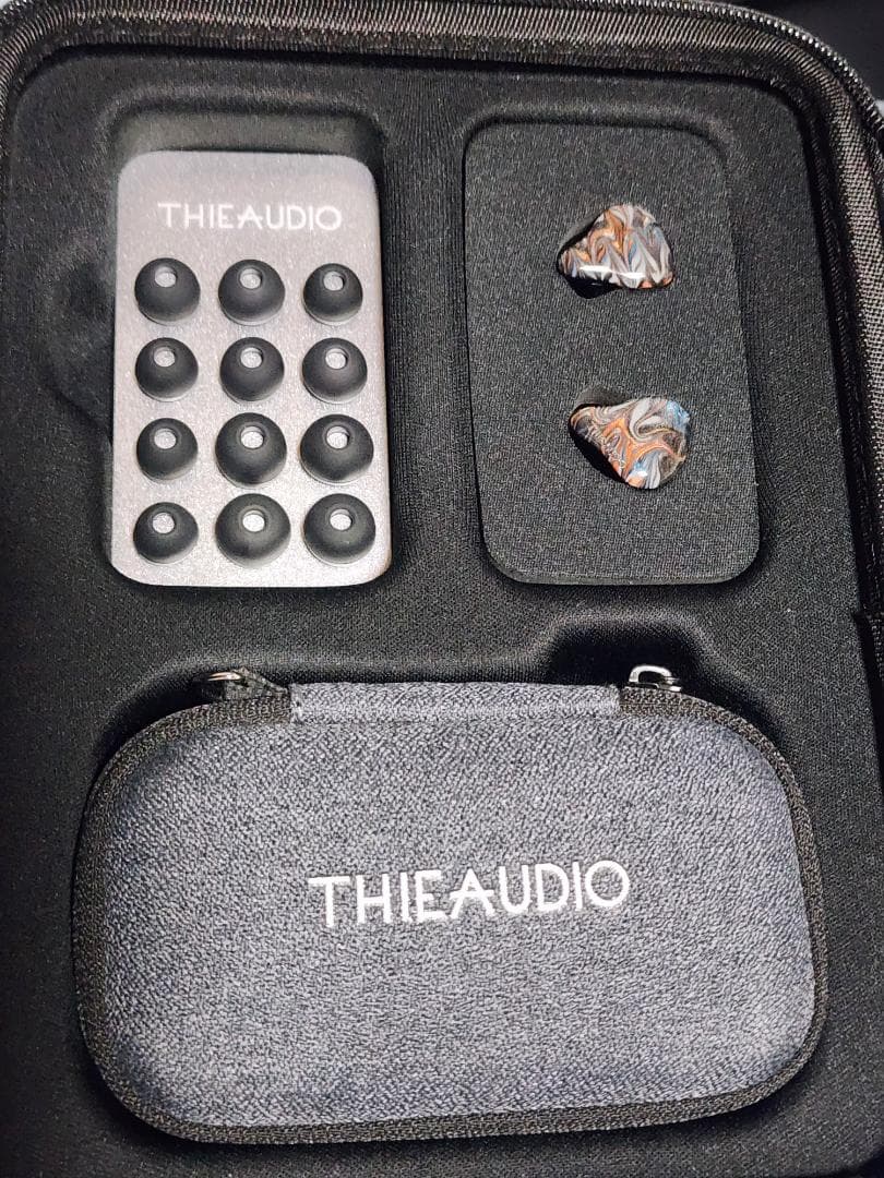 美品 THIEAUDIO ハイブリッド型イヤホン Legacy 4