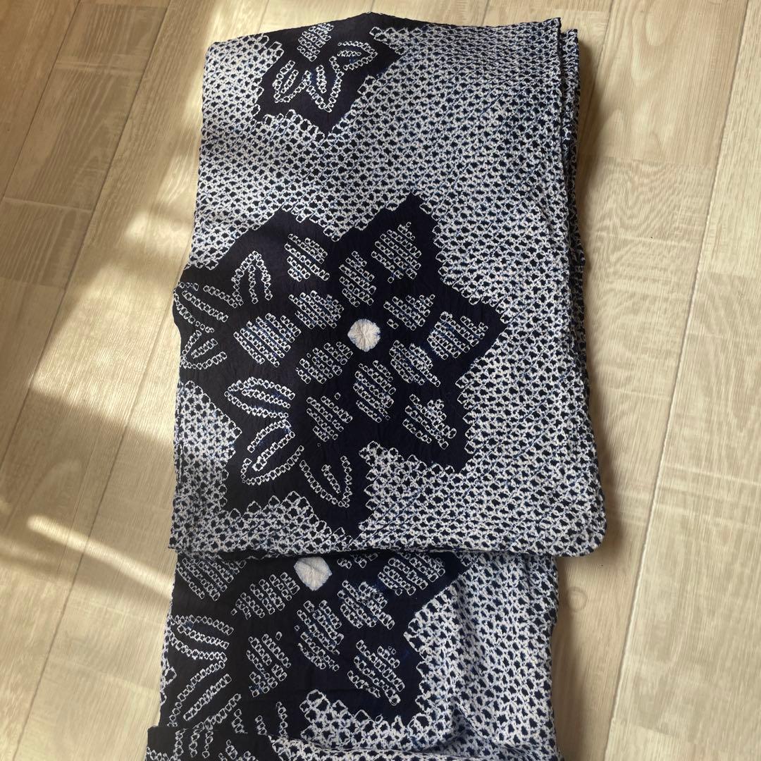 有松鳴海絞り　舞花柄　ネイビー✖️白