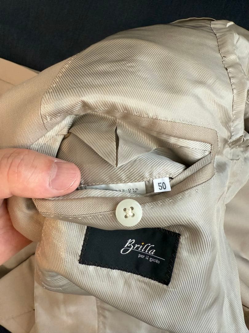 Brilla per il gusto(ブリッラペルイルグスト)のベージュスーツ