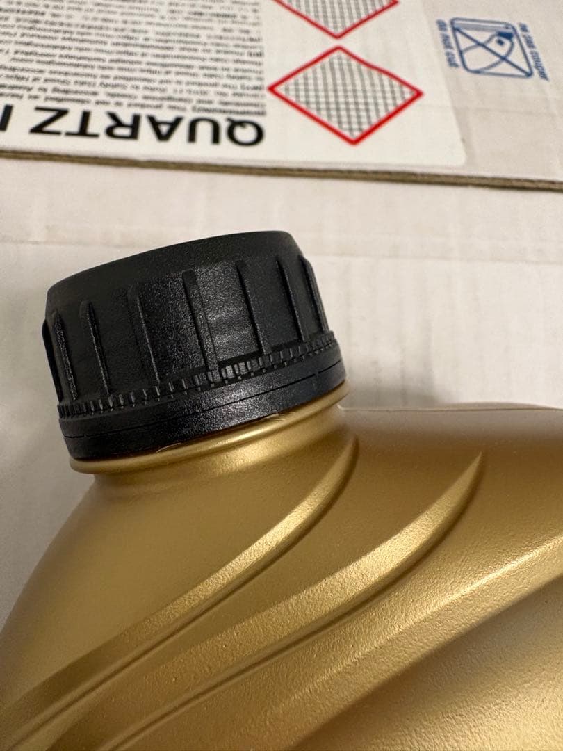 ⭐︎最終値下げ⭐︎8本セット‼︎QUARTZ INEO HTC 5W-30