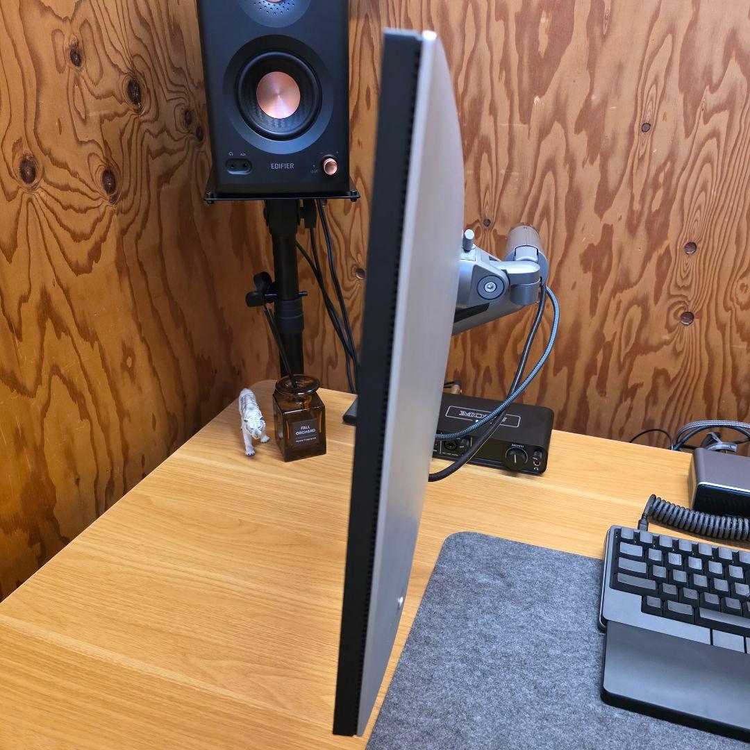 DELL U2723QE 27インチ4kモニター