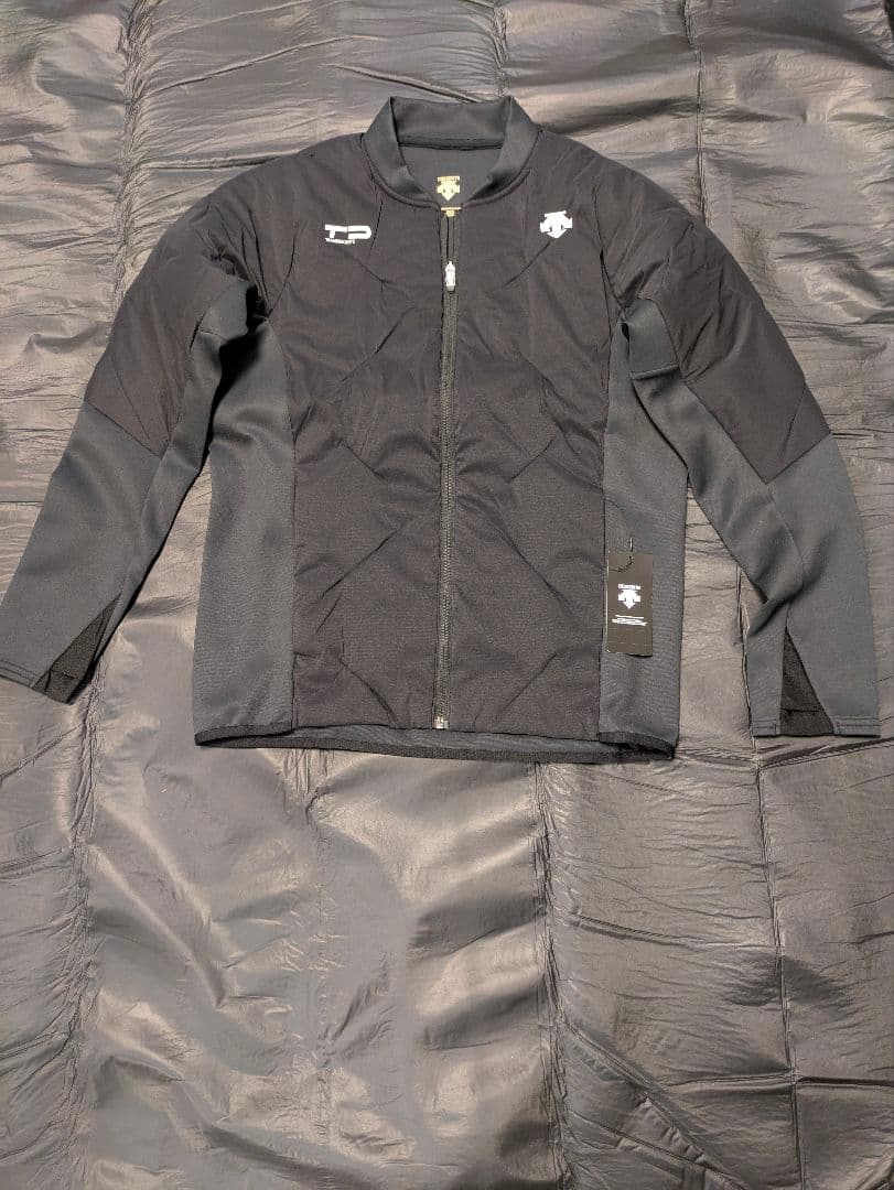 日*1様 DESCENTE ミッドレイヤー