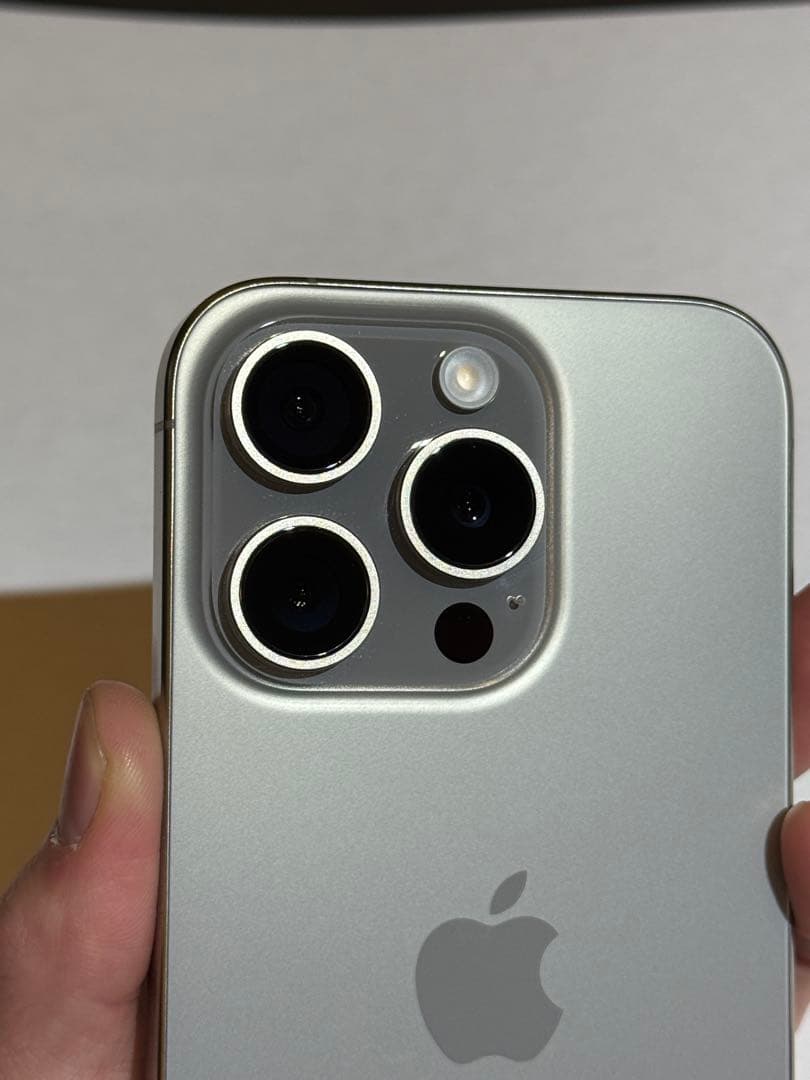 【美品】iPhone15pro 128GB ナチュラルチタニウム