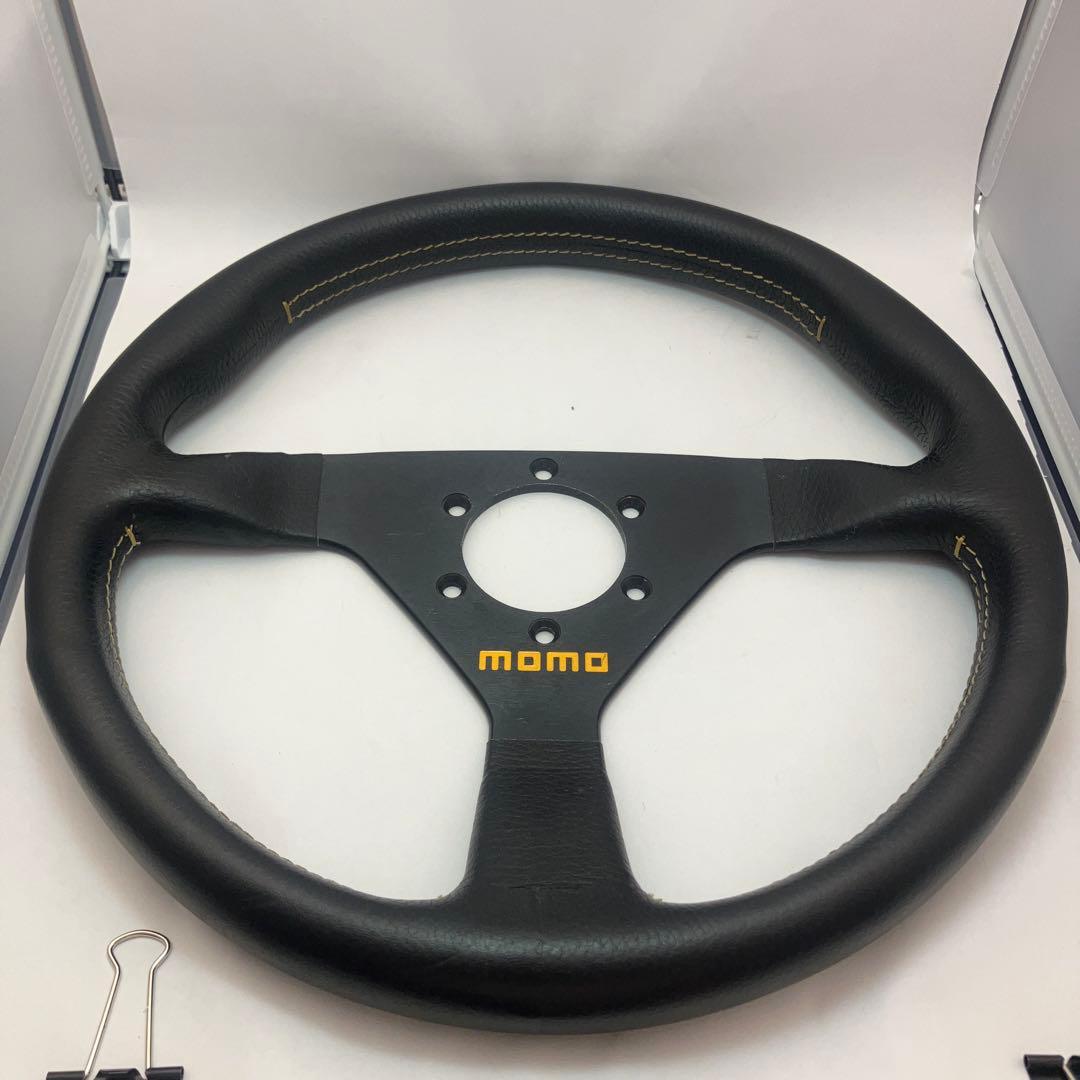 モモステアリング　約32センチ　MOMO レザーハンドル