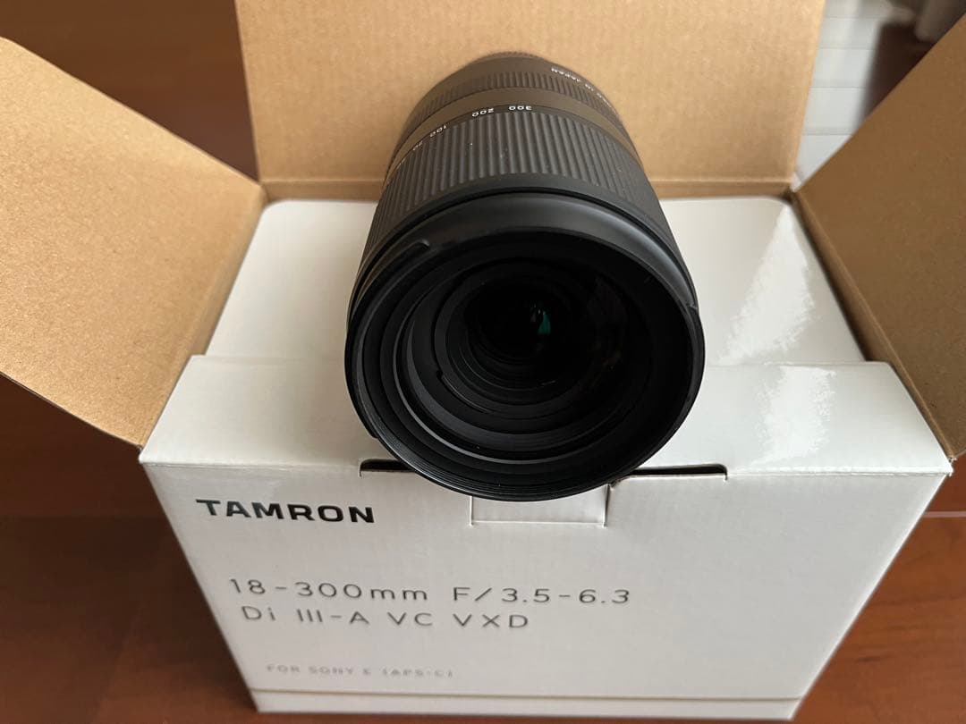 TAMRON 18-300mm F/3.5-6.3 Di III-A Eマウント