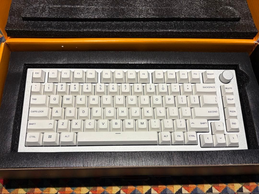 Glorious GMMK Pro 75% メカニカルキーボード