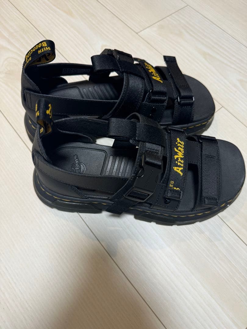 ドクターマーチンサンダル