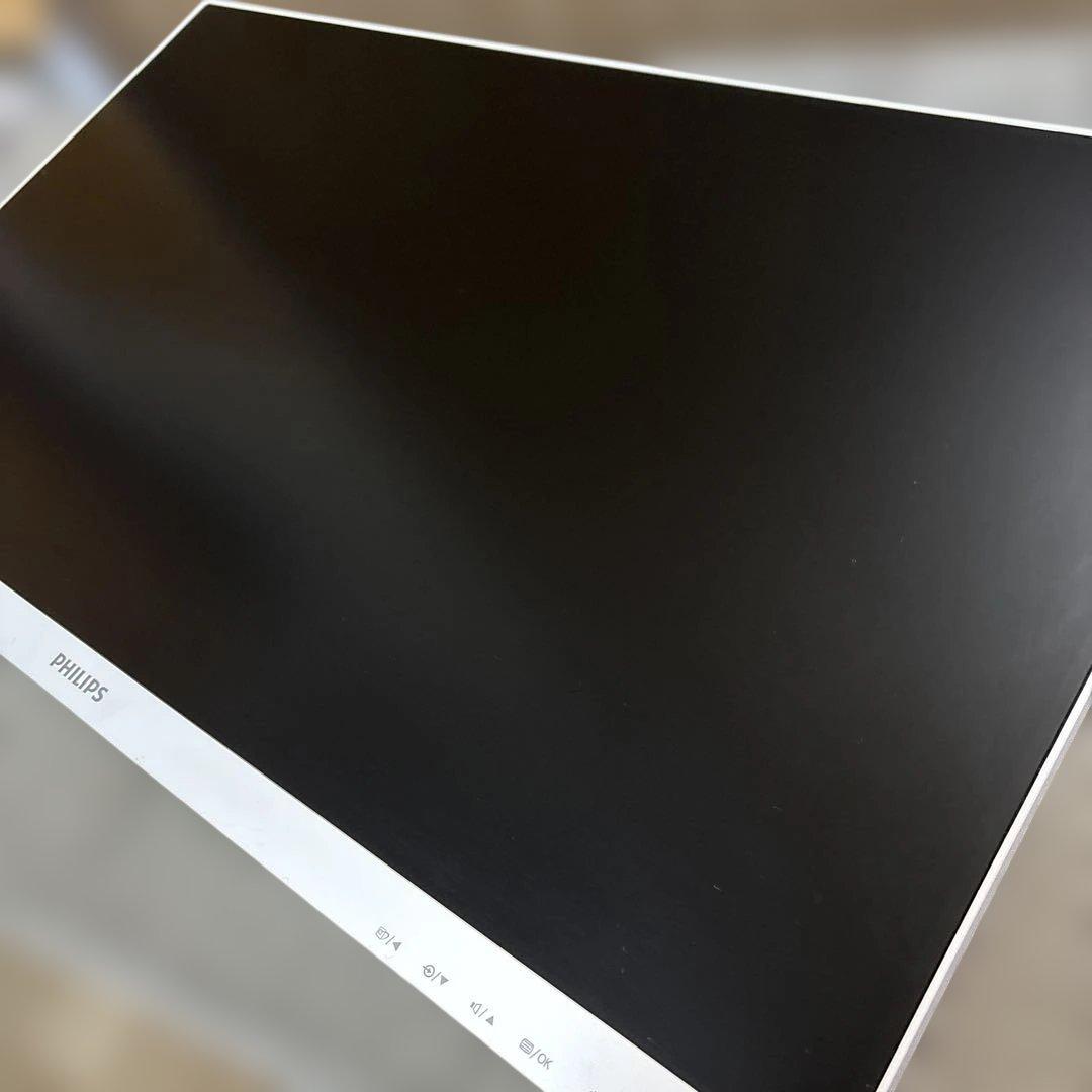 PCディスプレイモニター 24インチ FHD ホワイト箱付き①