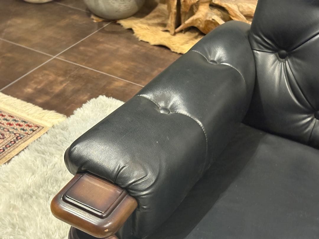 ②karimoku カリモク　レザーソファ　本革　リベット打ち　アンティーク　G