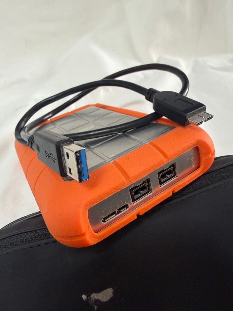 LaCie 外付けハードディスク 2TB オレンジ　ケースZEROSHOCK付き