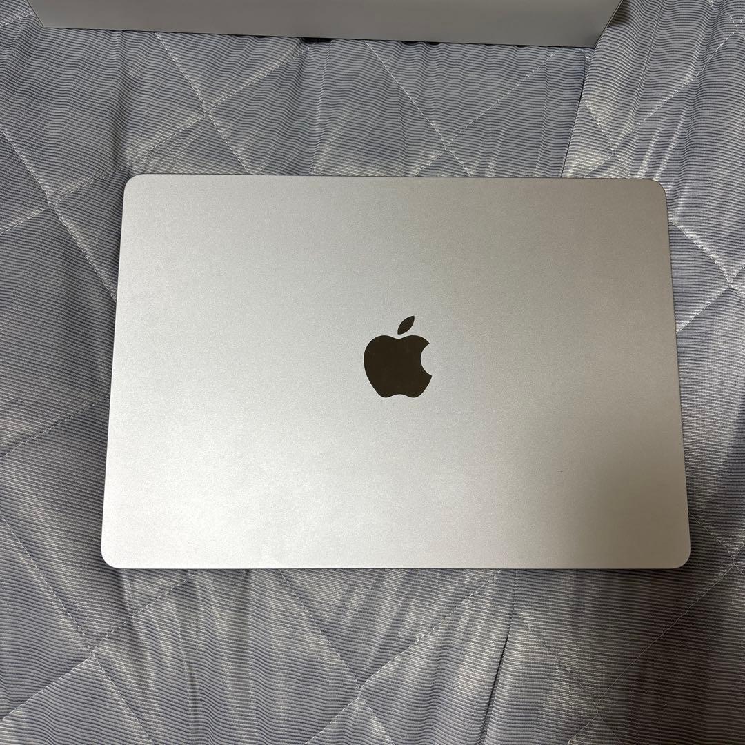 最終価格！　MacBookAir 13.6インチ M2 8GB 256GB