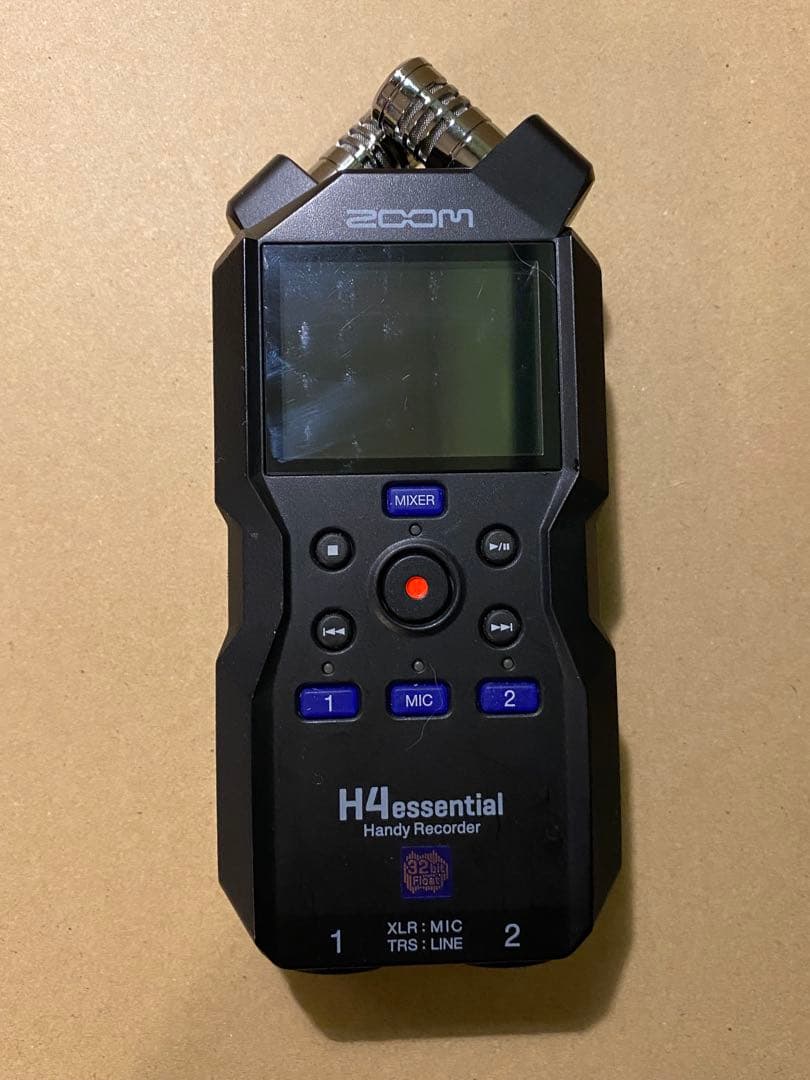 Zoom H4 essential ハンディレコーダー
