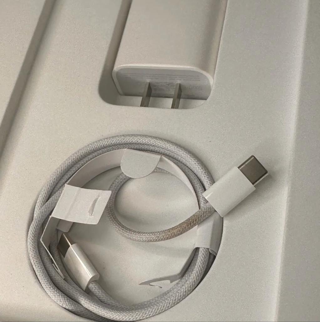 【美品】iPad Air (第6世代)128GB MUWD3J/A 7DVXX