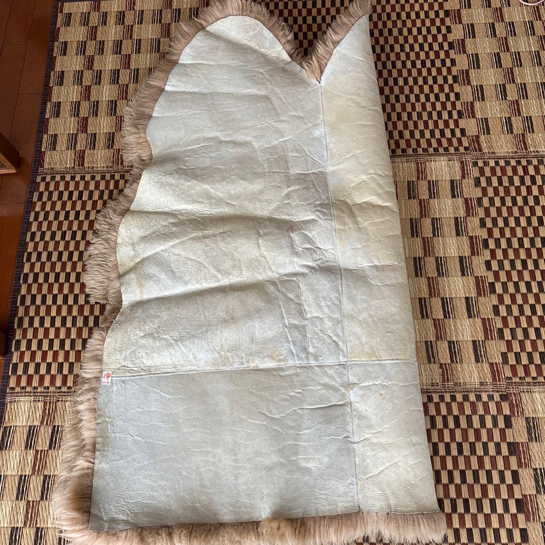 ムートンラグ ベージュ 約165cm x 140cm