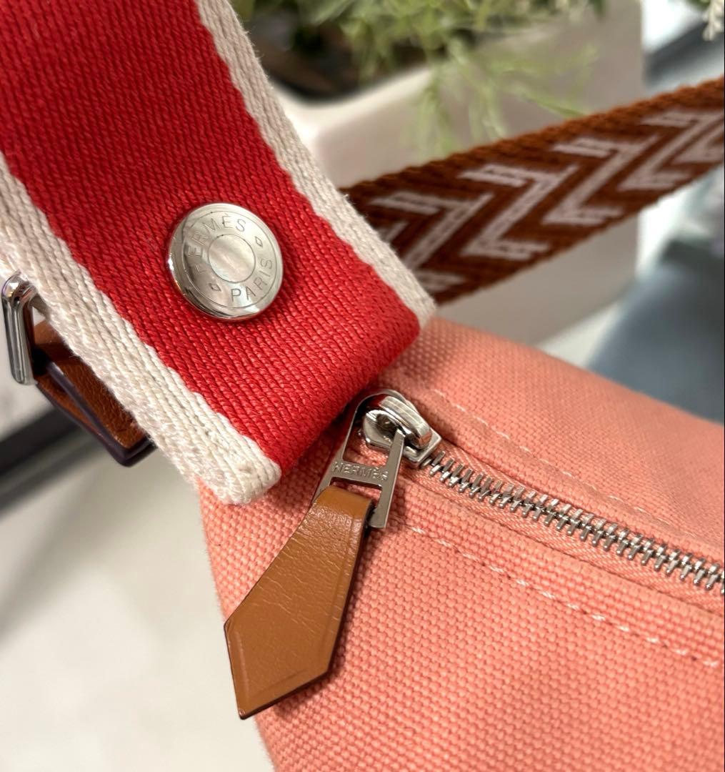 ショルダーストラップ付き⭐︎HERMES ブリッドアブラック PM ポーチ グァバ