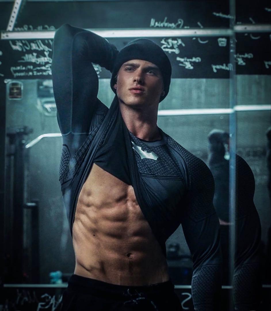 イ*ム様 【 新品未開封 】 x Batman Black SIZ