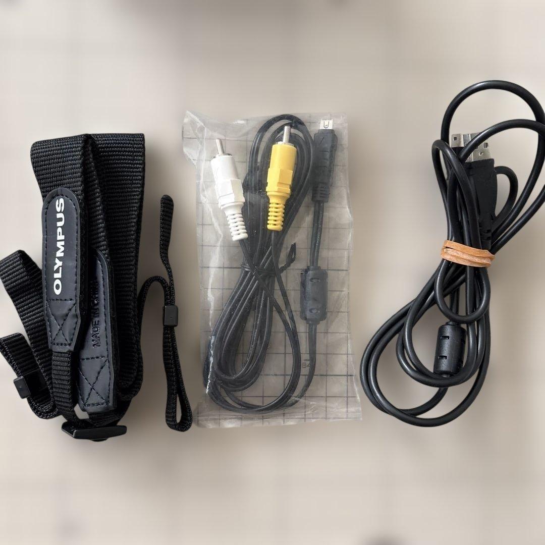 OLYMPUS OM-D E-M5 シルバー （ショット数8679回）