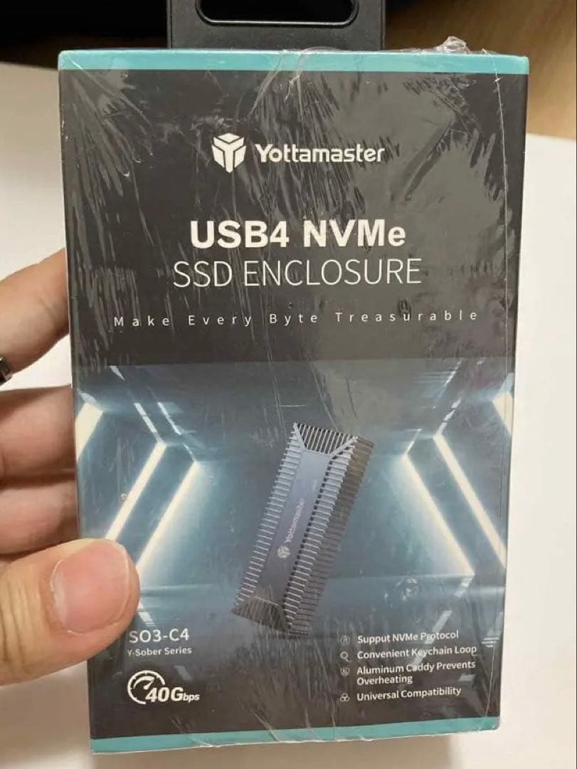 Yottamaster USB4 NVMe SSDエンクロージャー S03-C4