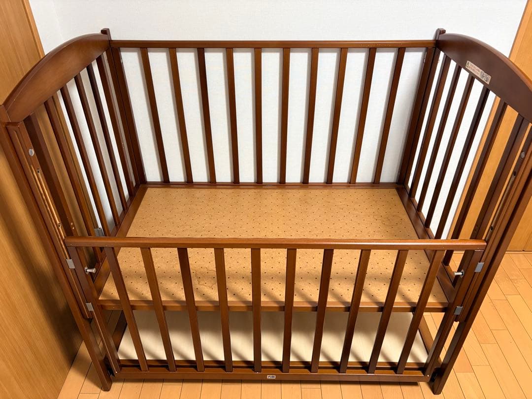 ベビーベッド　ヤマサキ