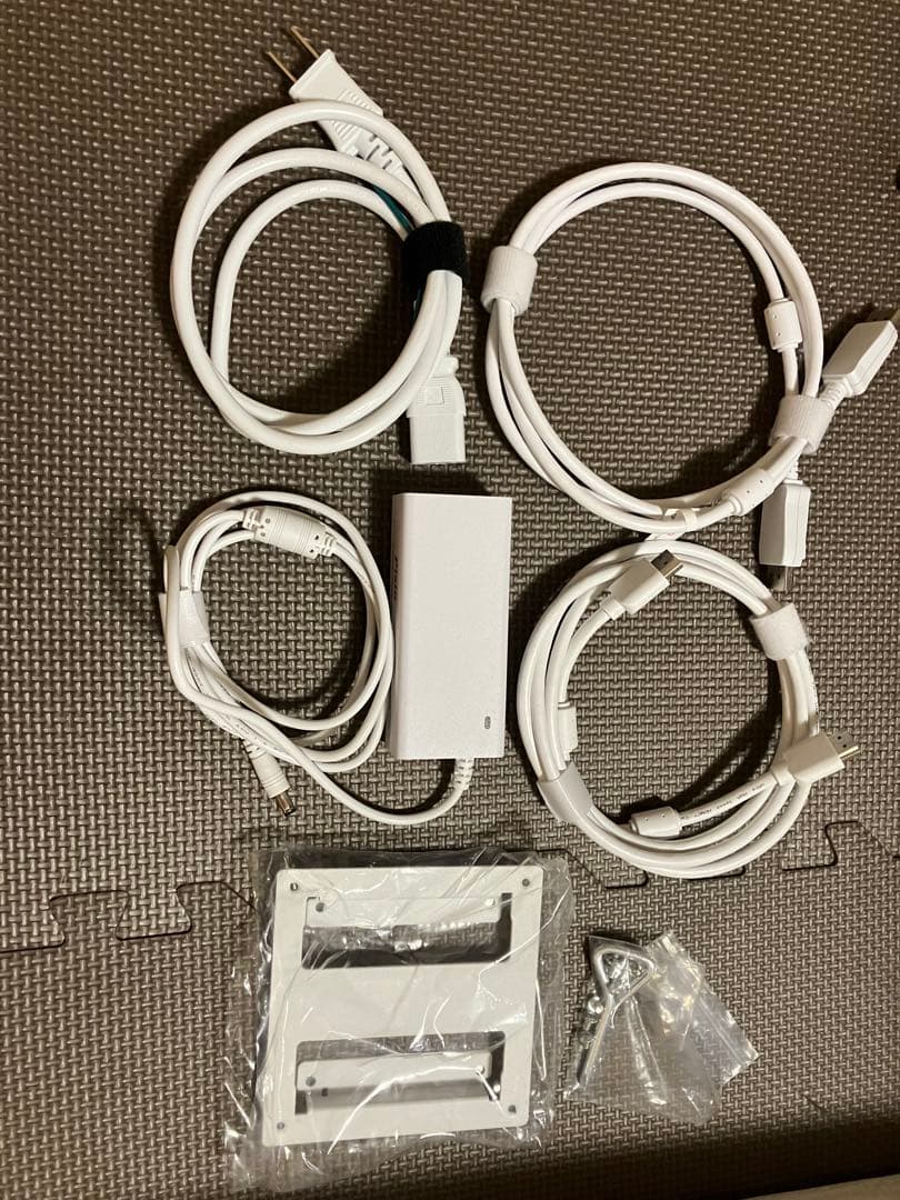 pixio 4Kモニター　31.5インチ ホワイト px32u wave