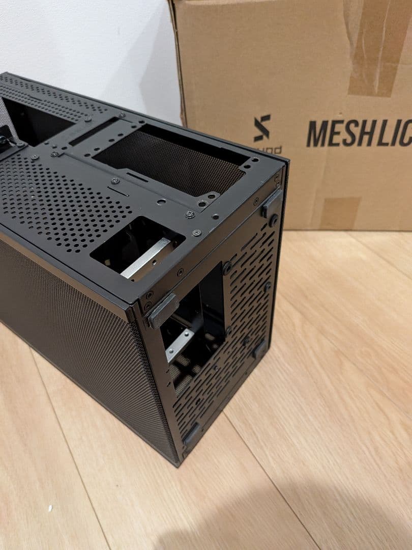 MESHLICIOUS ブラック PCケース