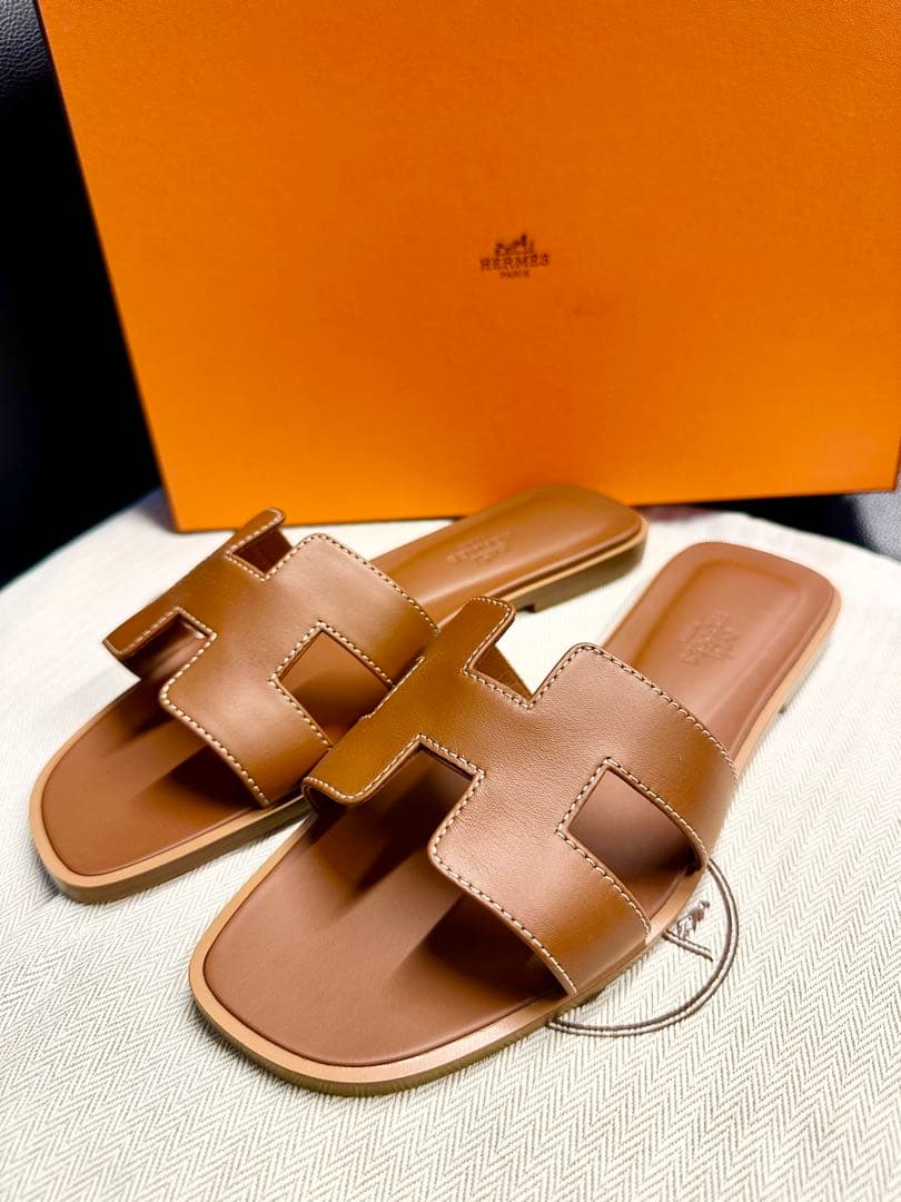 HERMES ブラウンレザーサンダル Hロゴ