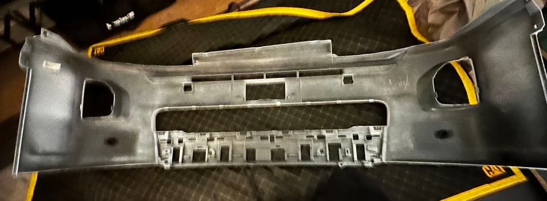 トヨタ ハイエース フロントバンパー