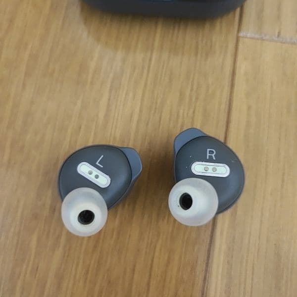 Bang&Olufsen E8 Motion イヤホン