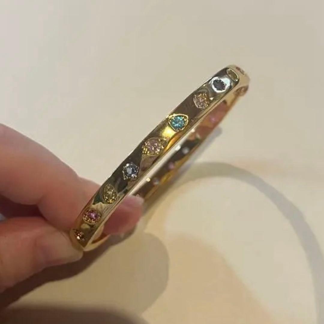 ゴールド バングル　マルチカラー装飾