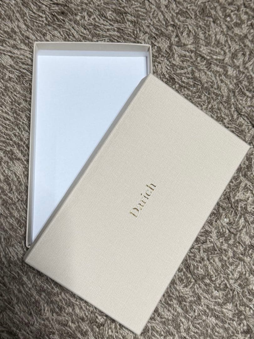 ダーリッチ キルティングビジューDDチャームiPhoneケースBLK 14Pro