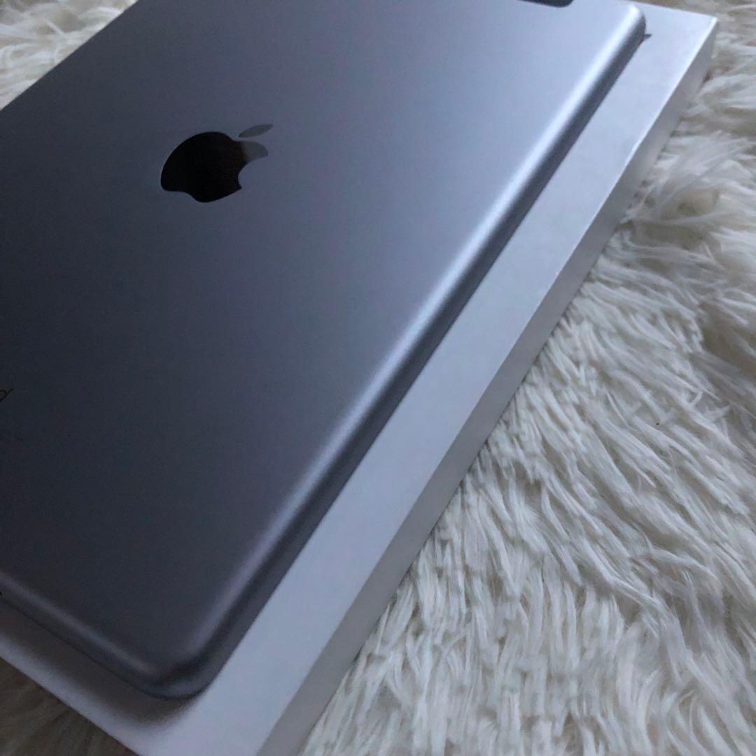 【人気商品】iPad 第6世代 128GB SIMフリー 【すぐ発送】