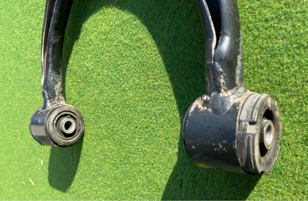 トヨタ　17クラウン　JZS175アスリート　アッパーアーム　コントロールアーム