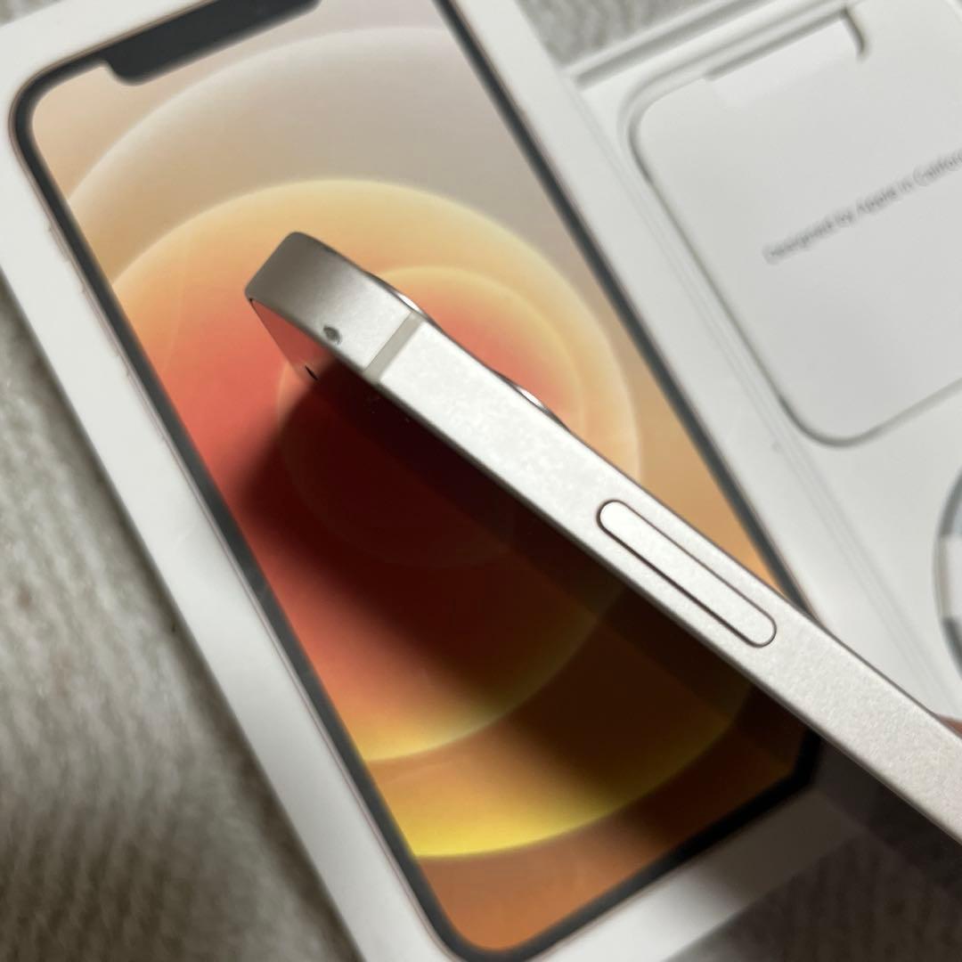 美品 Apple iPhone 12 ホワイト 本体128GB SIMフリー