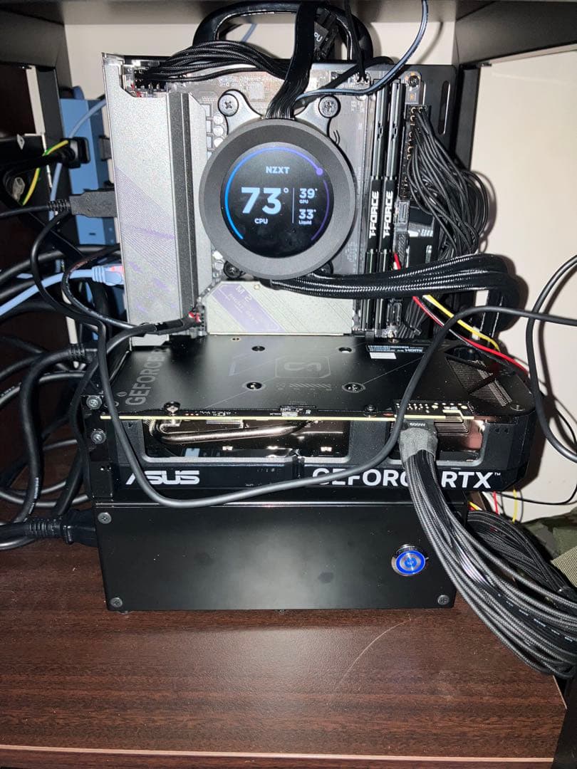 グラフィックボード・グラボ・ビデオカード ASUS GeForce RTX 4070 SUPER OC Edition