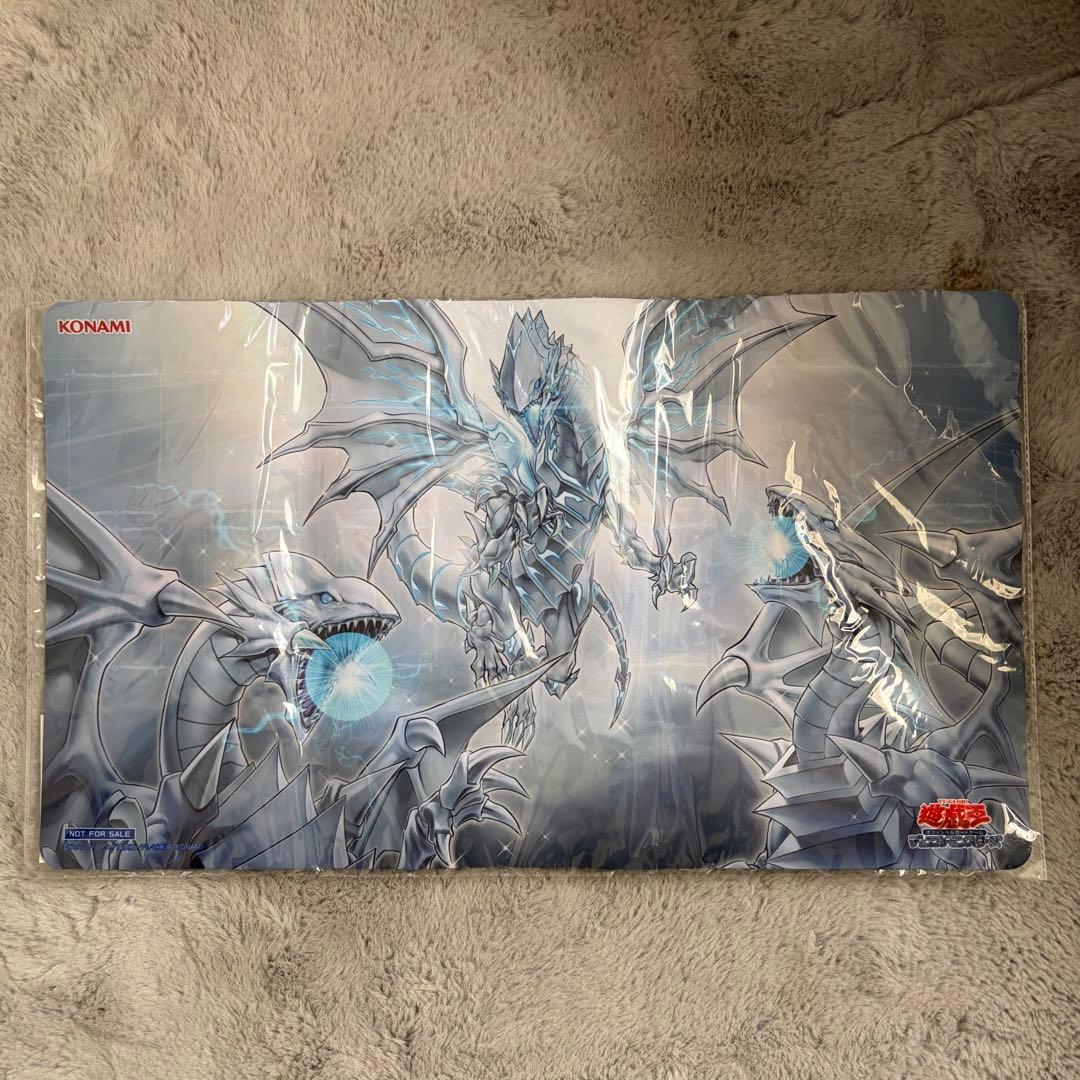 遊戯王 白き龍の威光プレイマット 遊戯王の日