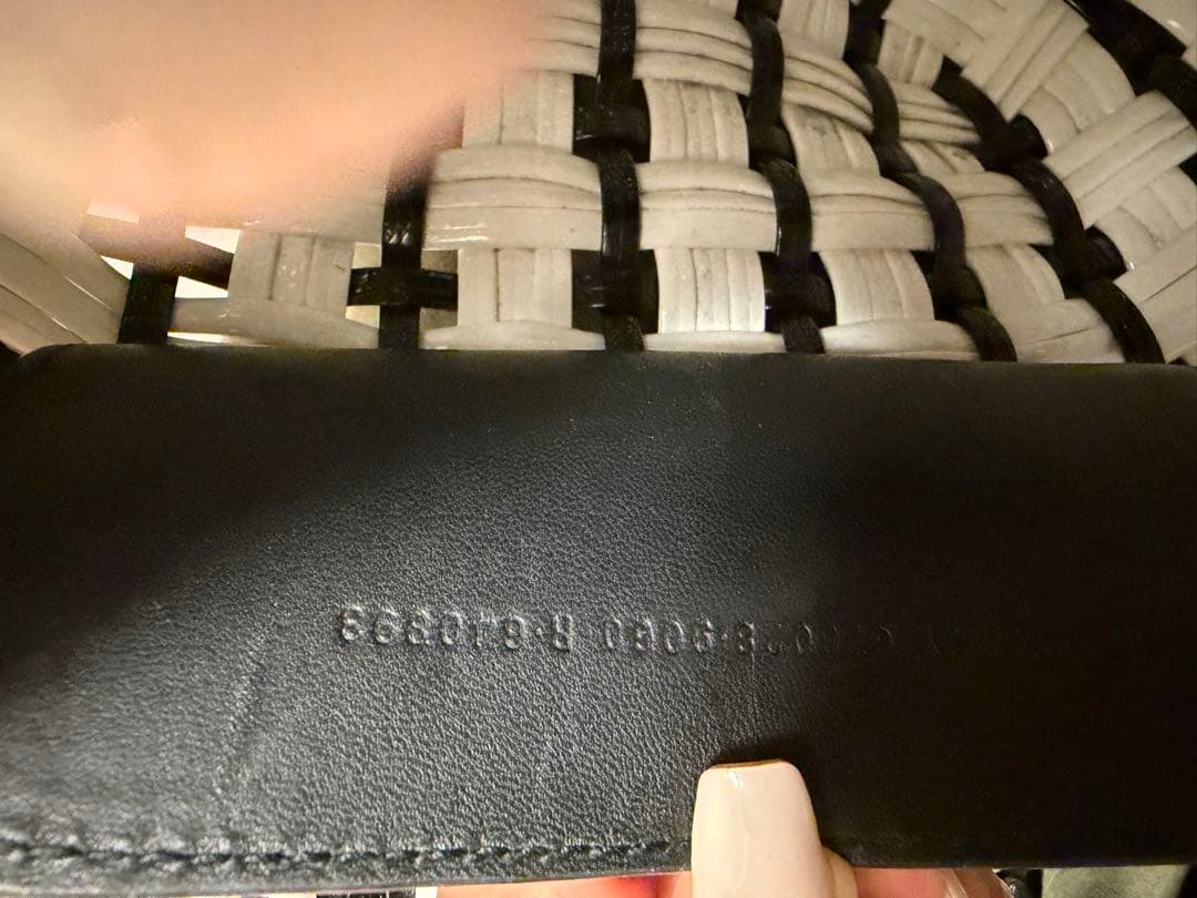 「最終値下げ」BALENCIAGA かごバッグ 白黒