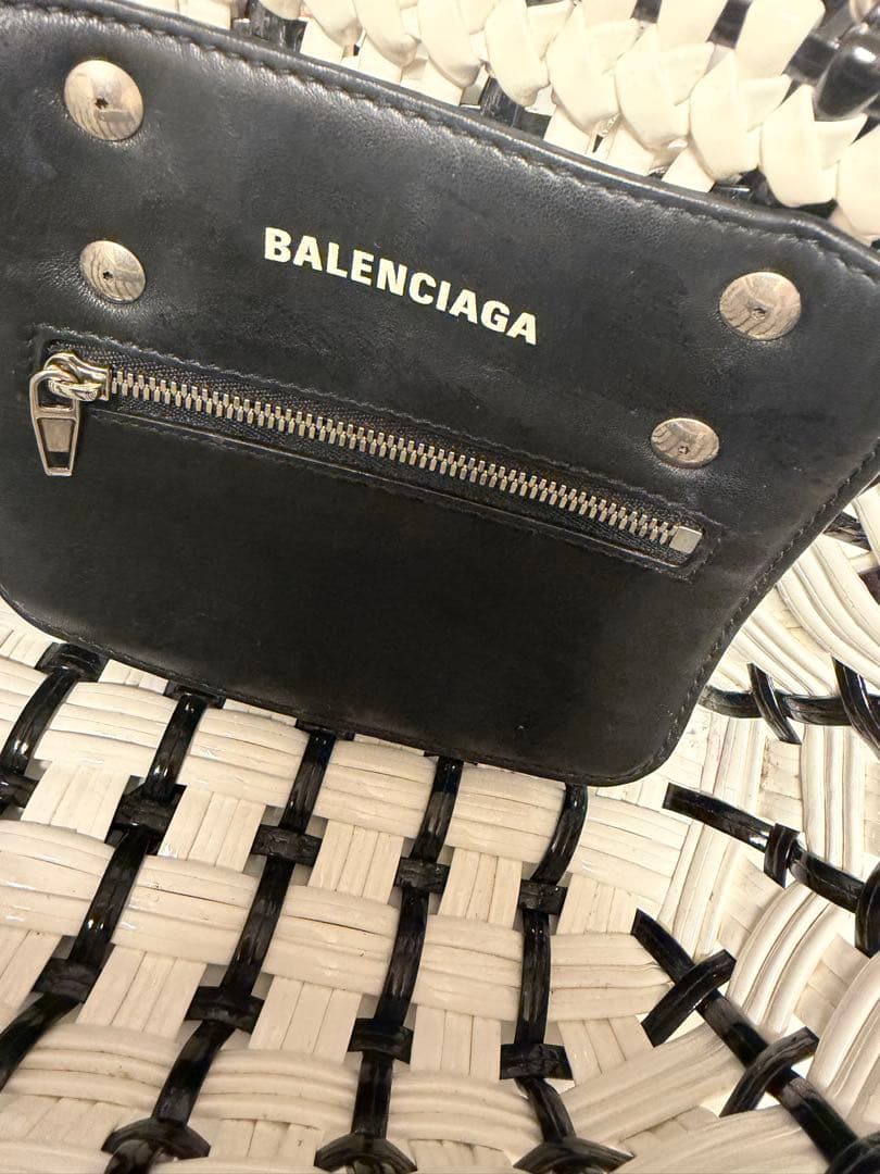 「最終値下げ」BALENCIAGA かごバッグ 白黒