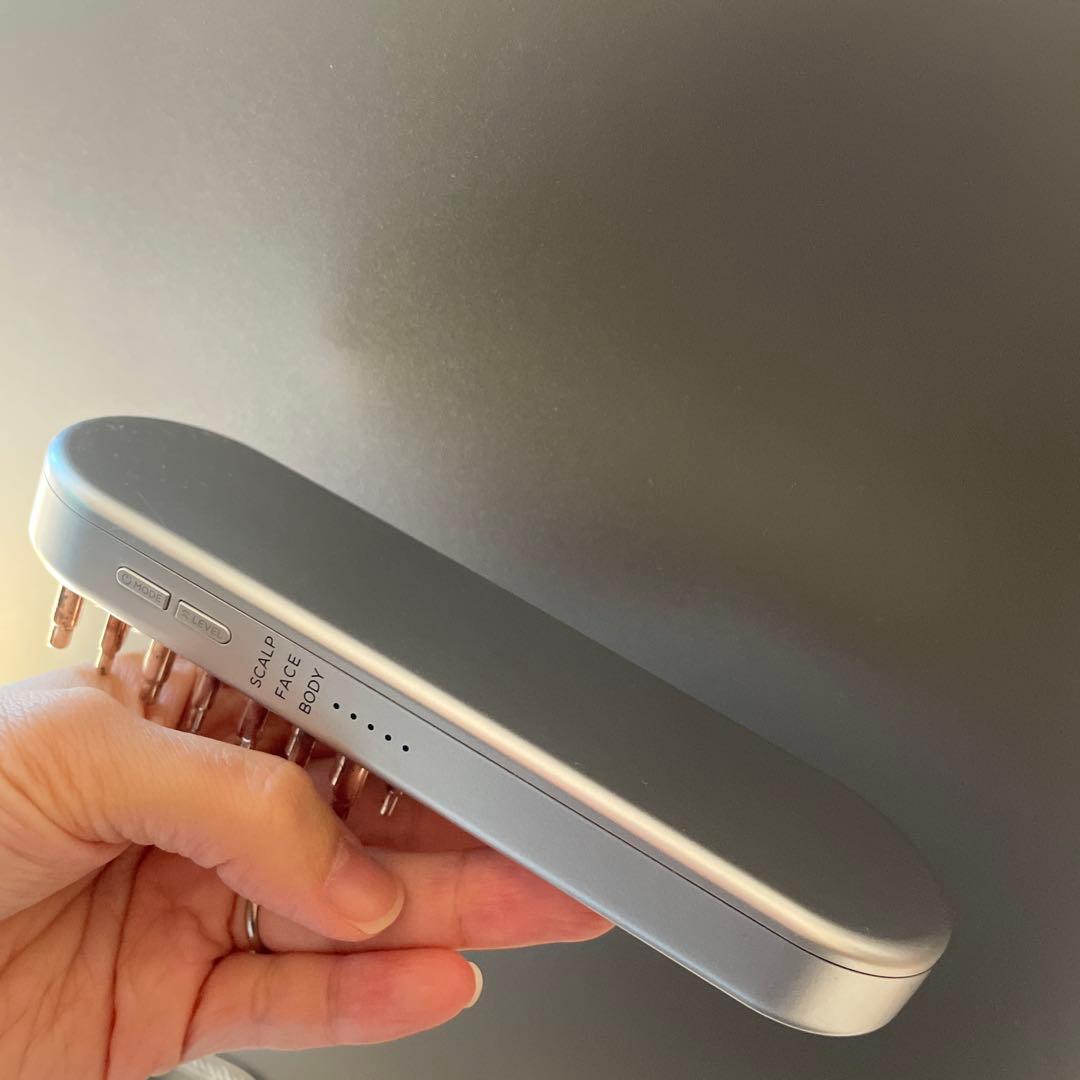 SALONIA EMS LIFT BRUSH 美顔器