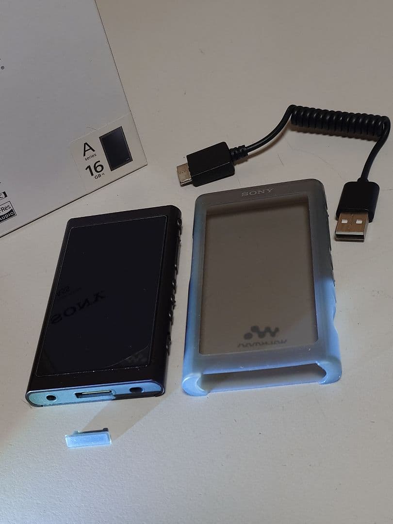 【美品】SONY ウォークマン NW-A55 16GB シリコンカバー付き