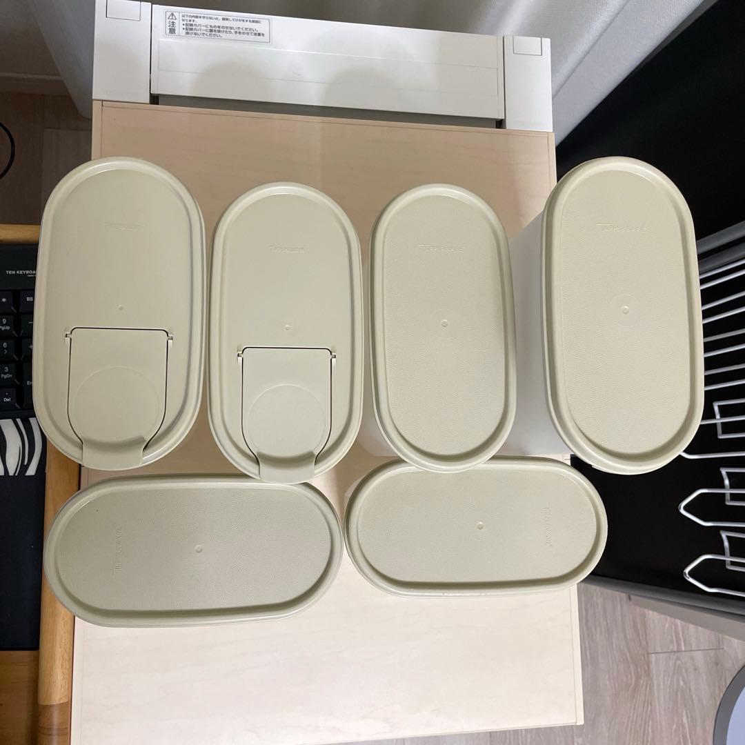 【値下げしました】タッパーウェアMM楕円　ベージュ　赤 セット